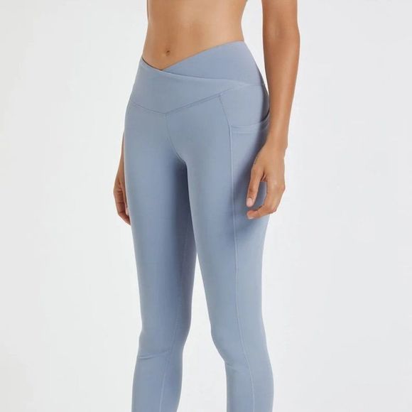 Light Blue Crossover Legging With Pockets - Crossover Waist - Pocket Leggings - Picture 3 of 10